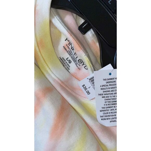NWT Tie Dye Pink Floyd Crewneck Size Large** COMFY!! BRIGHT!! - Picture 3 of 4